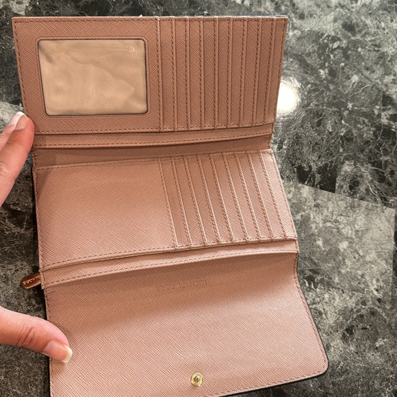 Michael Kors Women's Jet Set Travel Large Trifold Wallet (Powder Blush) - Picture 3 of 4